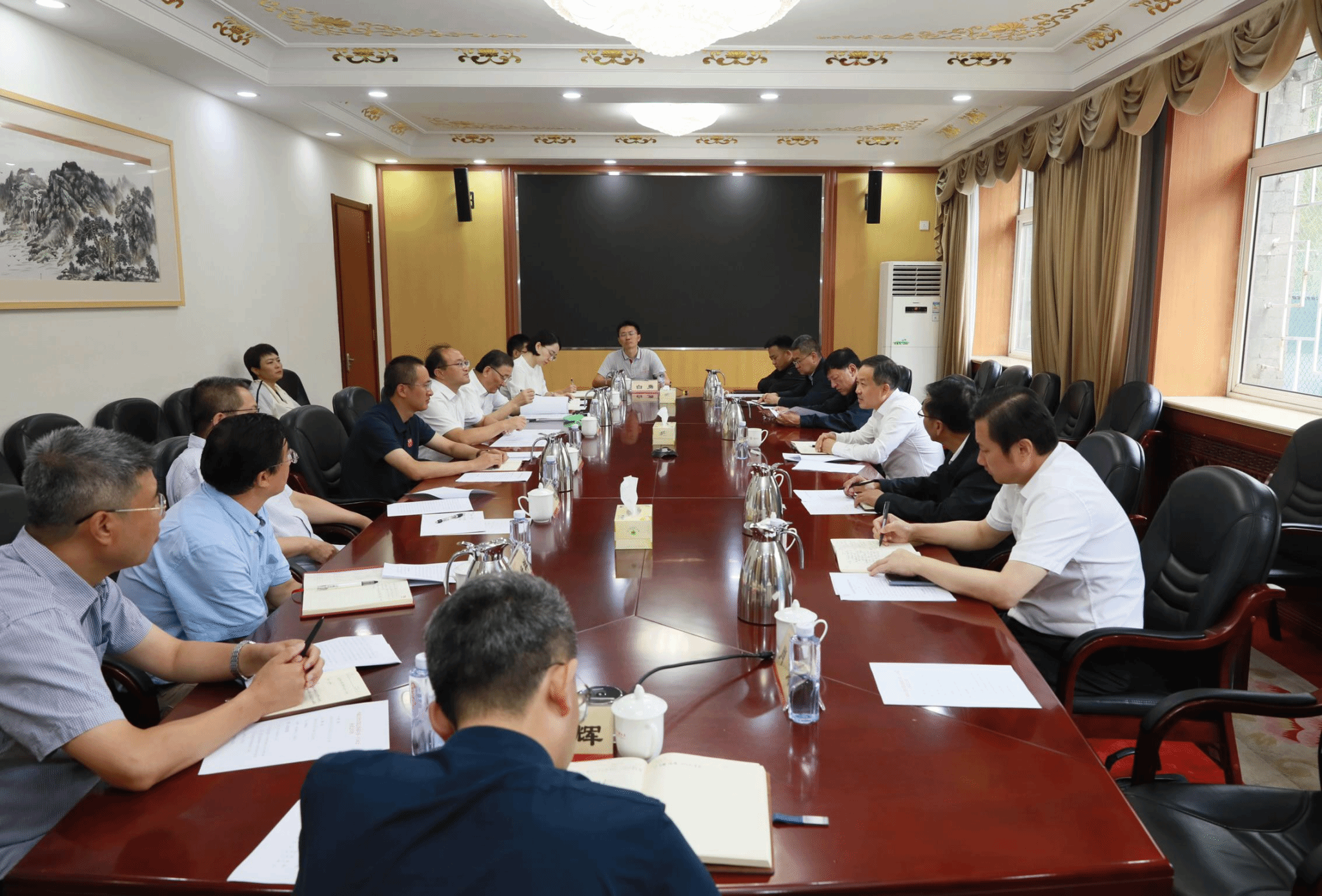 西藏自治区政府副主席徐志涛来校访问